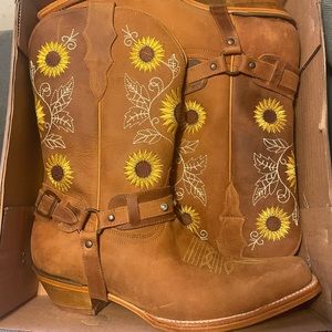 Sunflower Cowboy / Cowgirl boots! GENUINE LEATHER. Women’s size 10, true to size